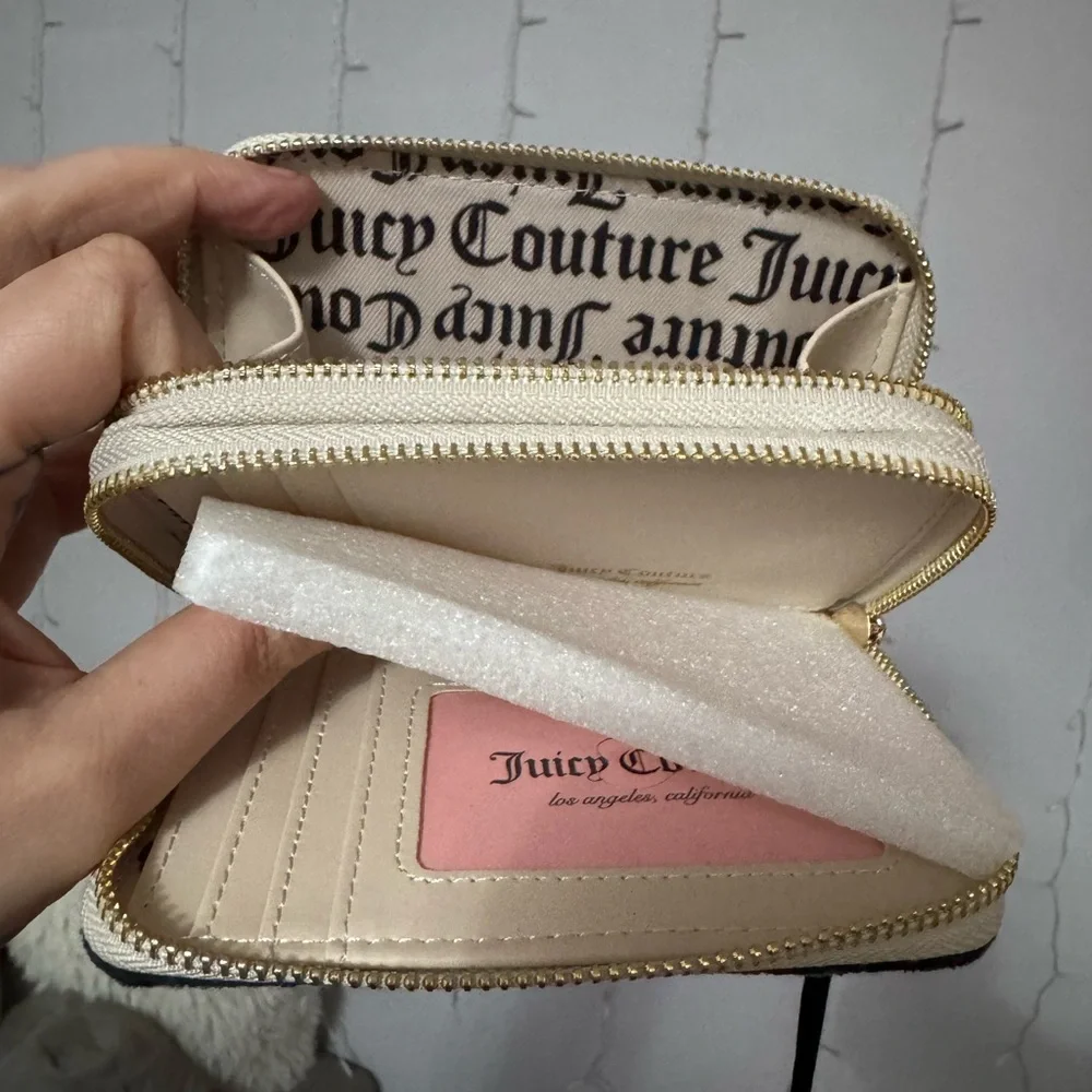 Juicy Couture Royal Embellished Black & Cream Wallet NWT - Picture 6 of 7